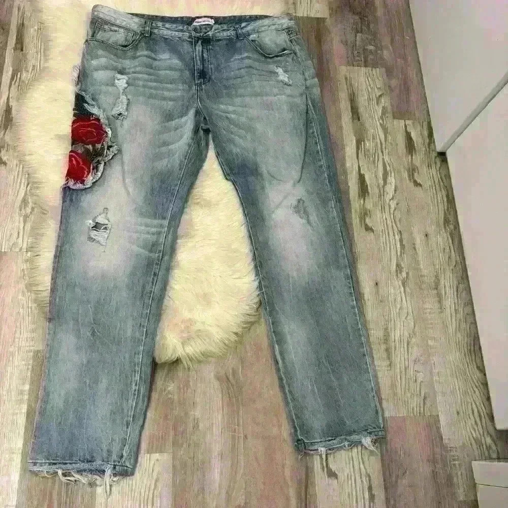 Denim House light washed raw hem distressed embroidered patch rose jeans sz 26